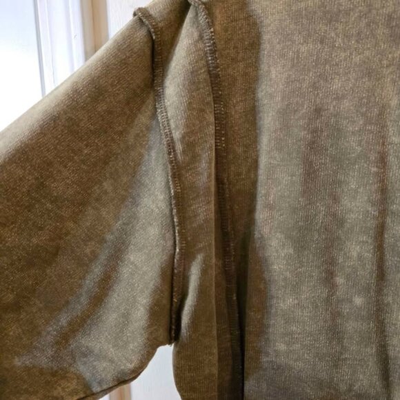 NWOT Zenana Size S/M Acid Wash Exposed Seam Hi-Low Sweatshirt Mocha - Picture 6 of 10